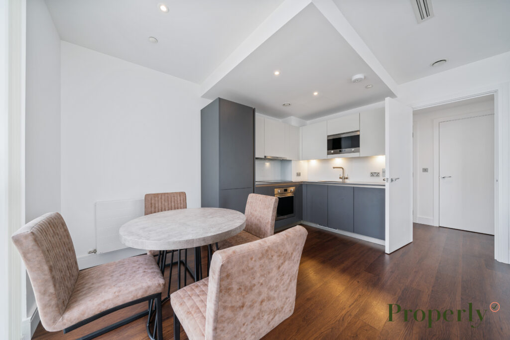 Harbour Way, Maine Tower, E14