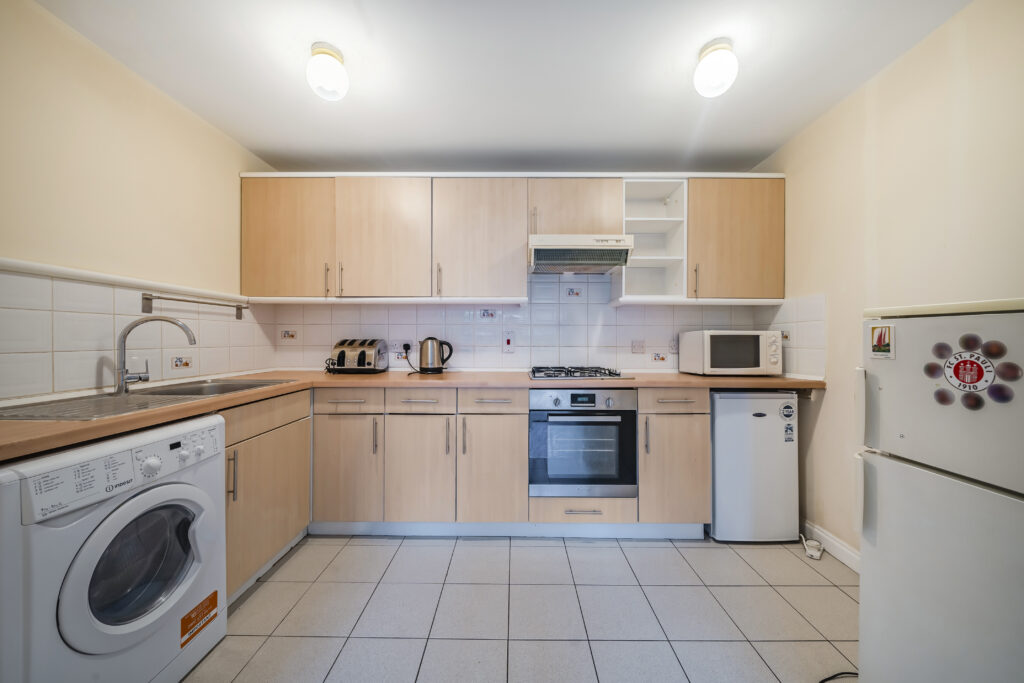 Bethnal Green Road, City View House, E2