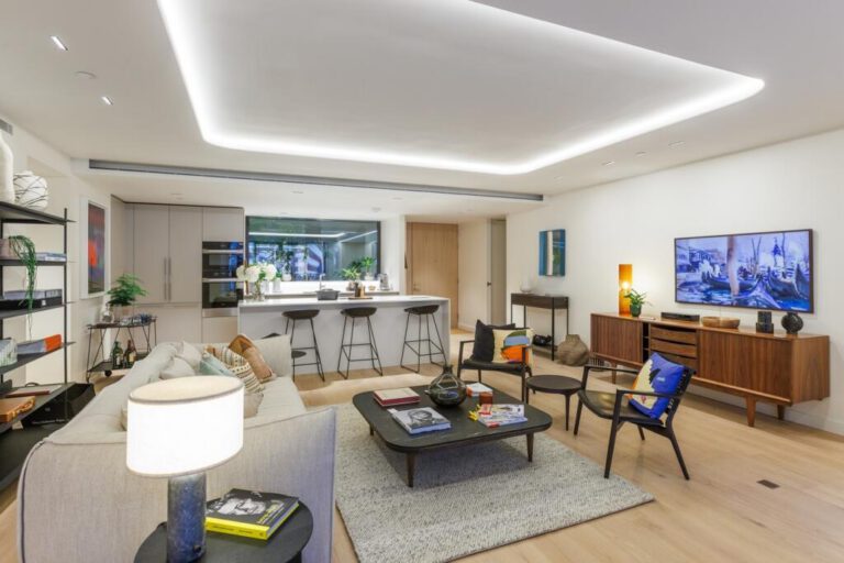 Moxon Street, London, W1U