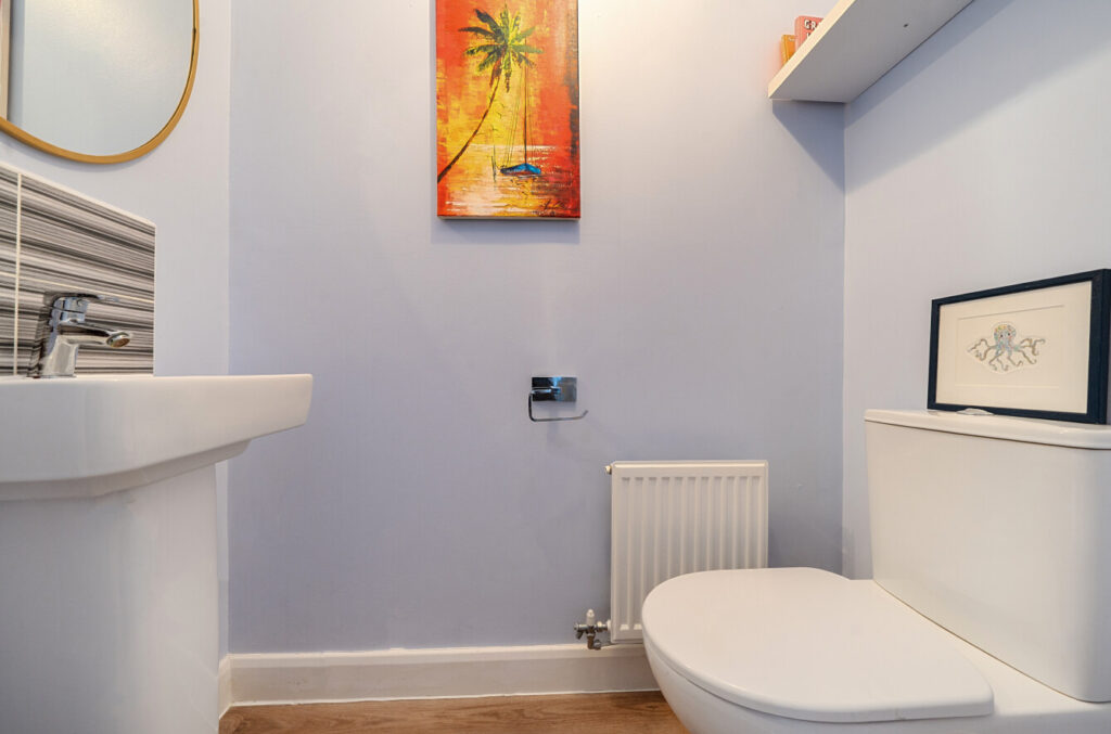 Peregrine Way, Warwick – Stunning 3 Bed Townhouse on Sought After Heathcote Development