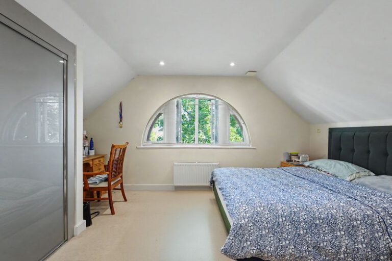 Reigate Hill, Wellingtonia Place, RH2