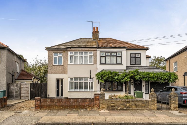 Devonshire Road, Hornchurch, RM12