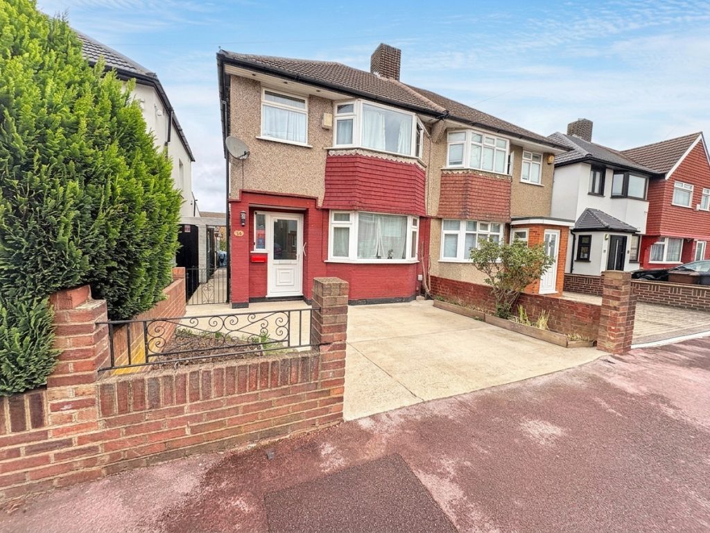 Dunbar Avenue, Dagenham, RM10