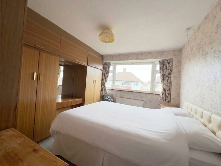 Dunbar Avenue, Dagenham, RM10