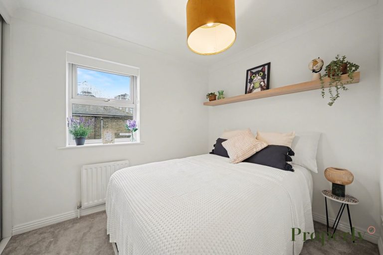 45 Falcon Road, Hertford Court, SW11