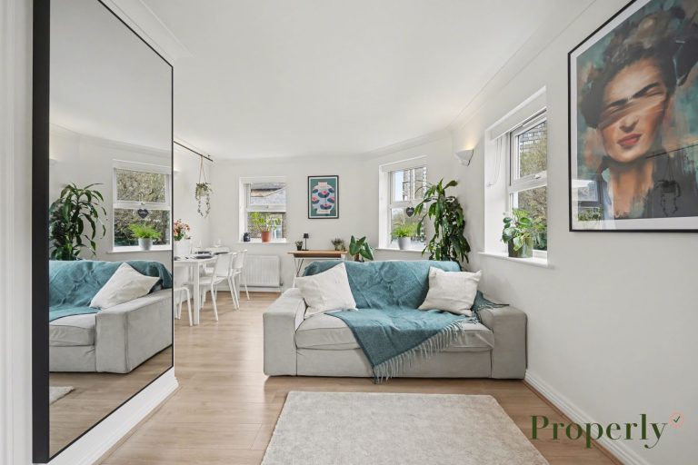45 Falcon Road, Hertford Court, SW11