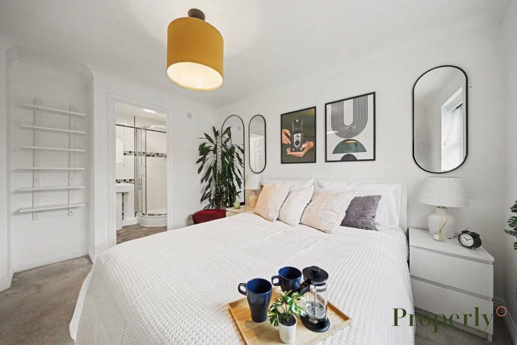 45 Falcon Road, Hertford Court, SW11