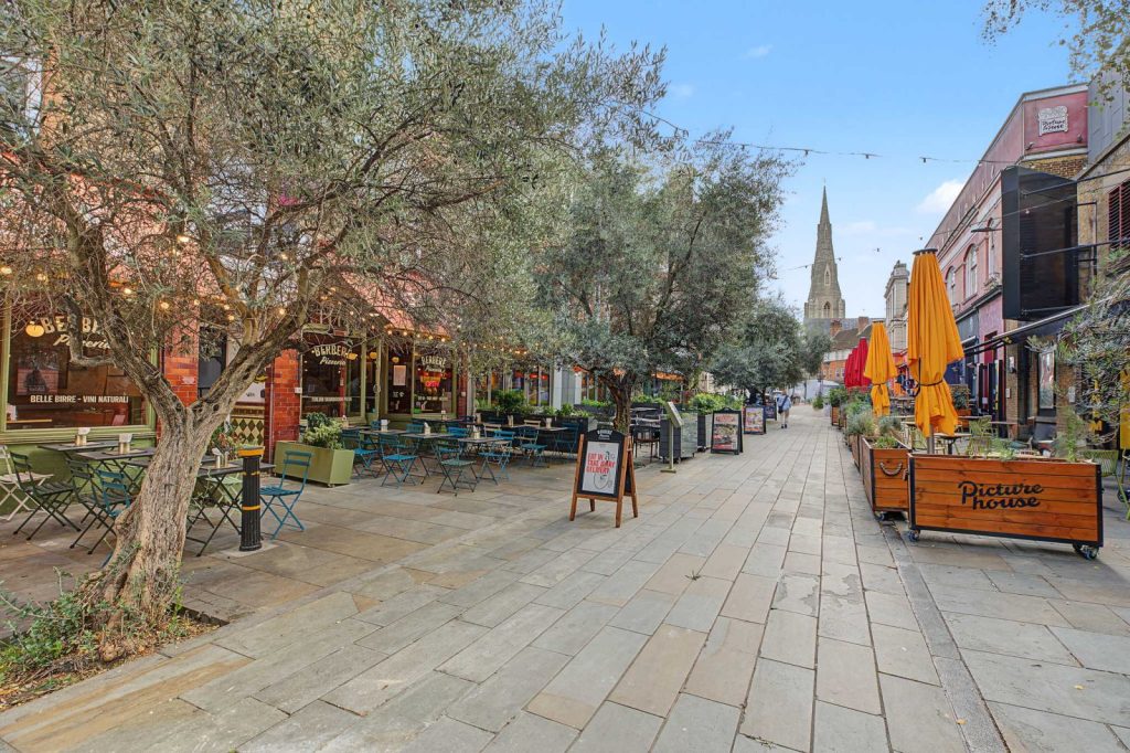 Clapham High Street, London, SW4